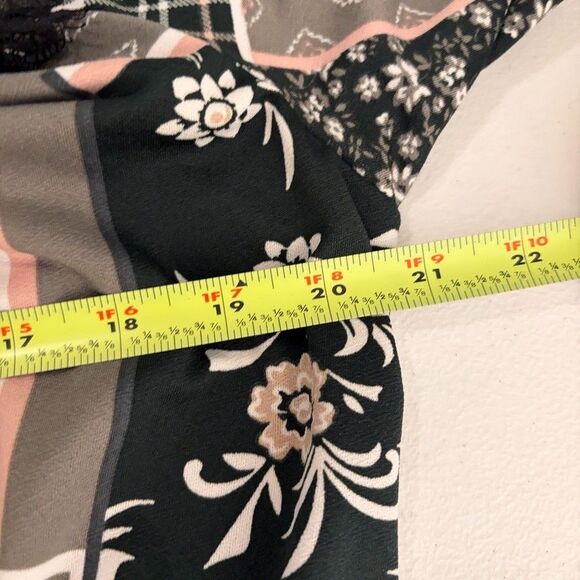 Cure Blouse Women's Medium V-Neck Patchwork 3/4 Sleeve Printed Shirt Top - Picture 9 of 10